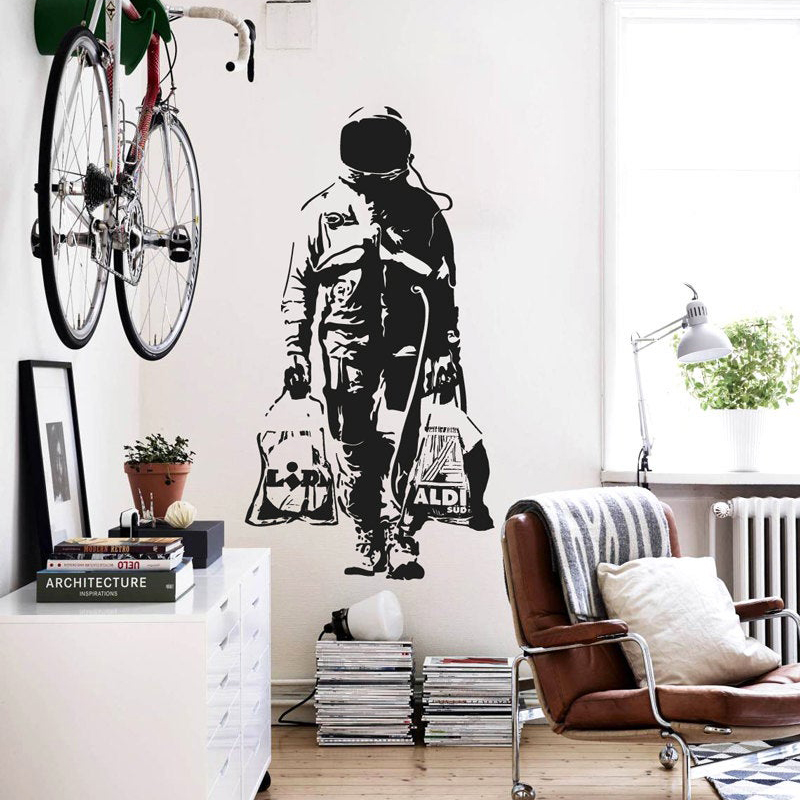 Wall Decal BANKSY ASTRONAUT St - Interior Design With Wallpaper recension och pris