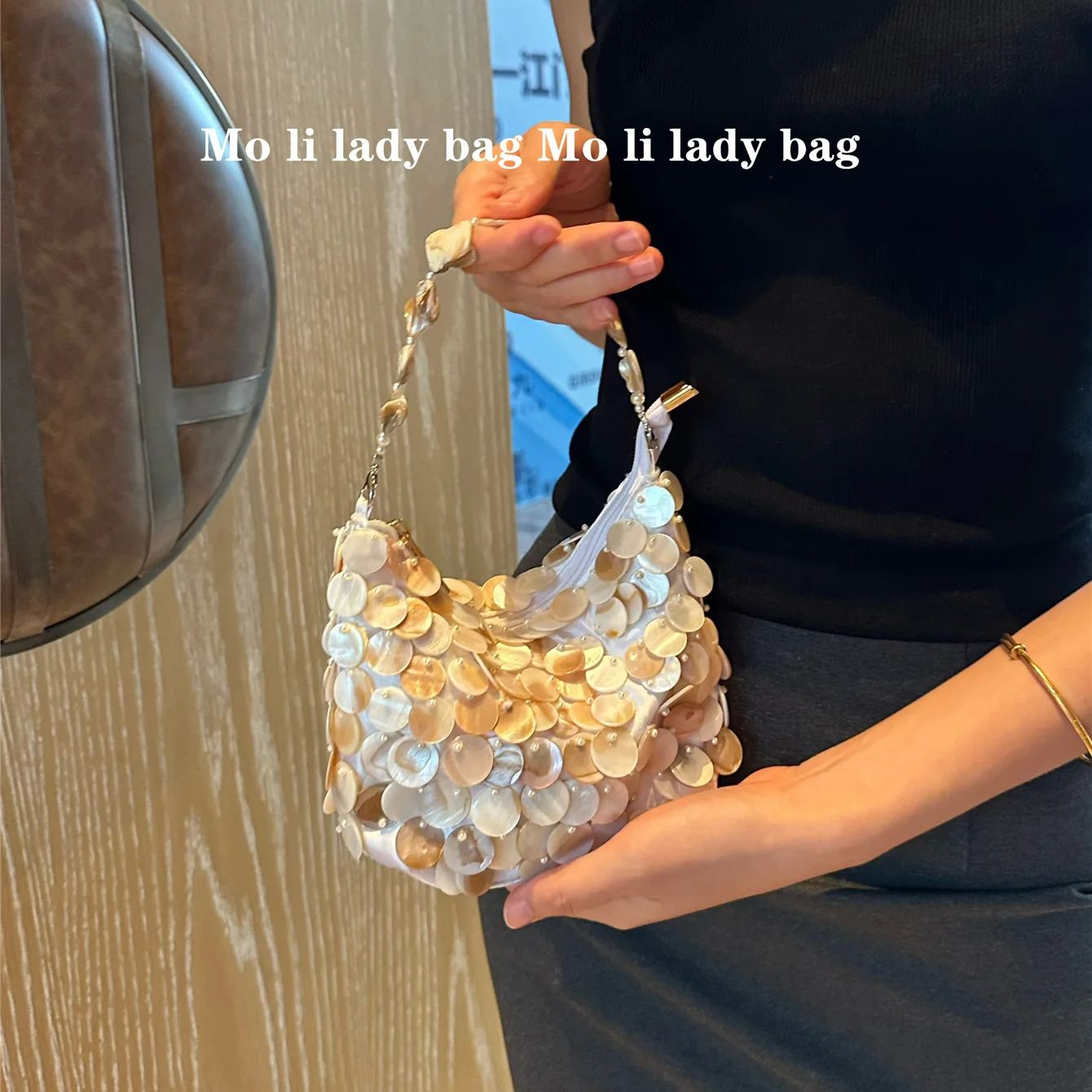 Luxury Sequin Internal Chain S - Interior Design Mockup recension och pris